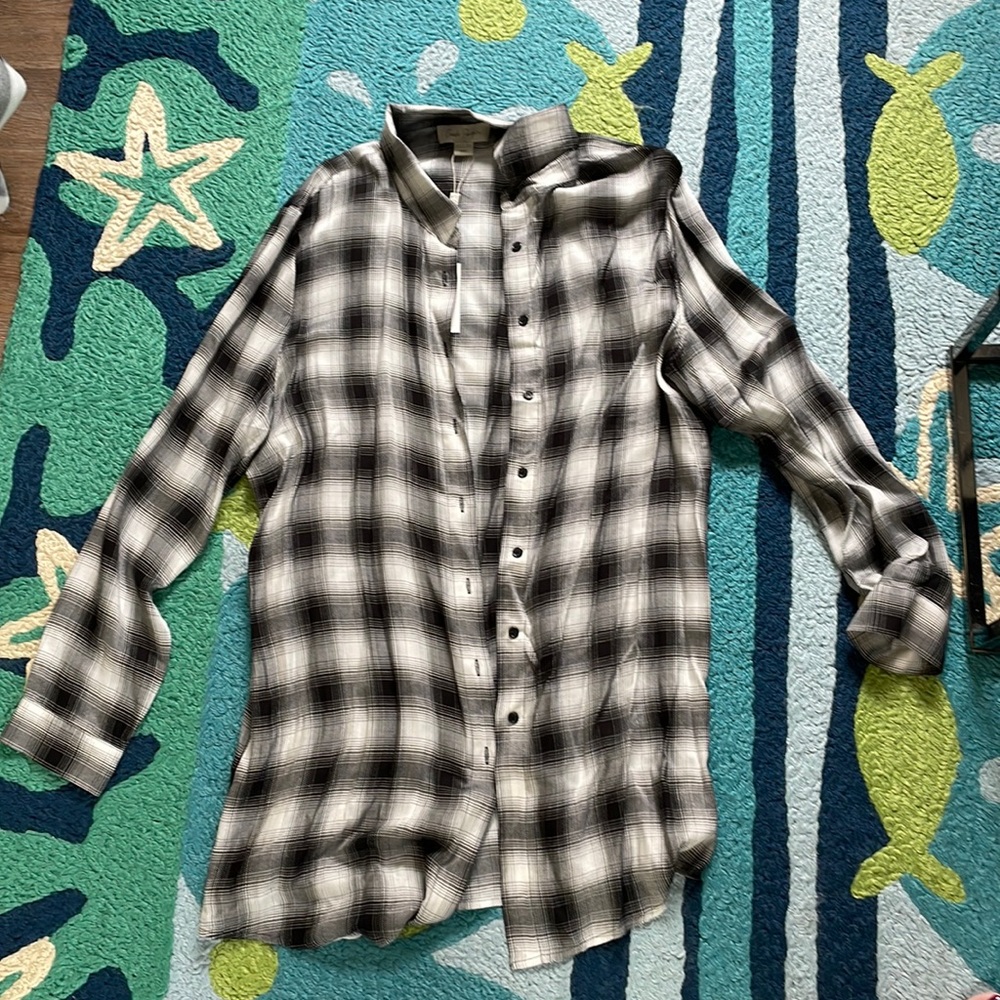 Extra long buttons down shirt